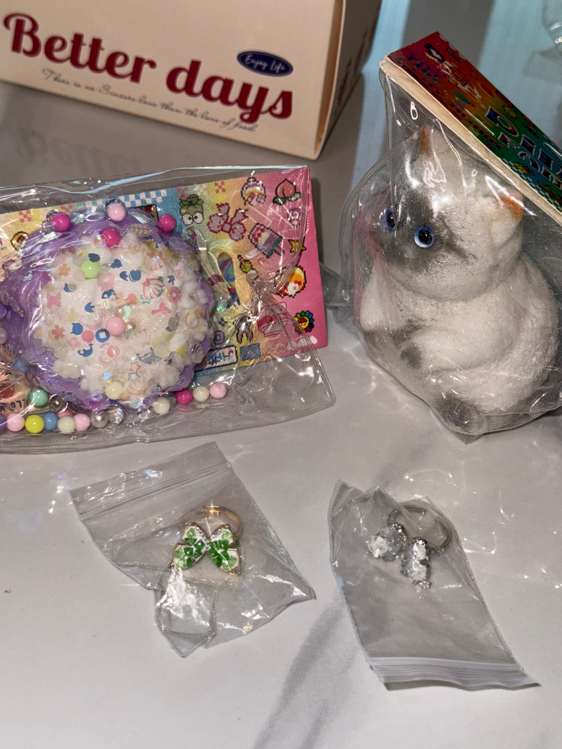 1 mystery box get 4 pieces